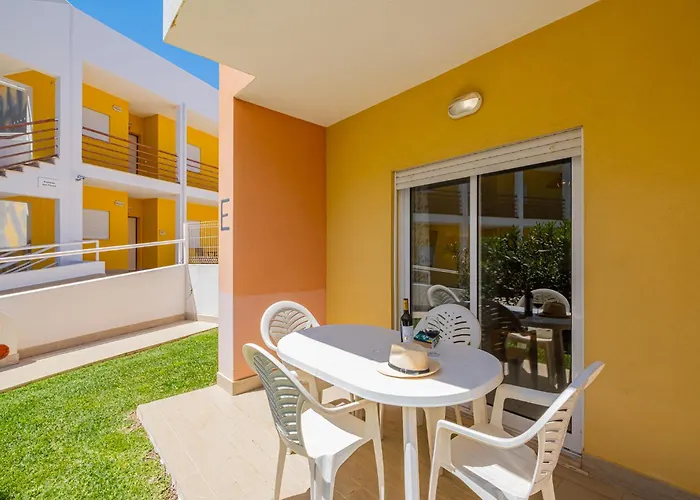 Pool&beach In Encosta De Sao Jose Apartament