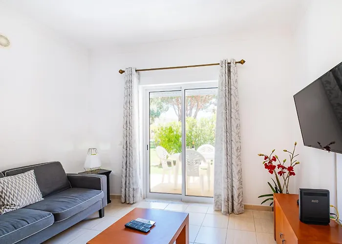 Pool&beach In Encosta De Sao Jose Apartament